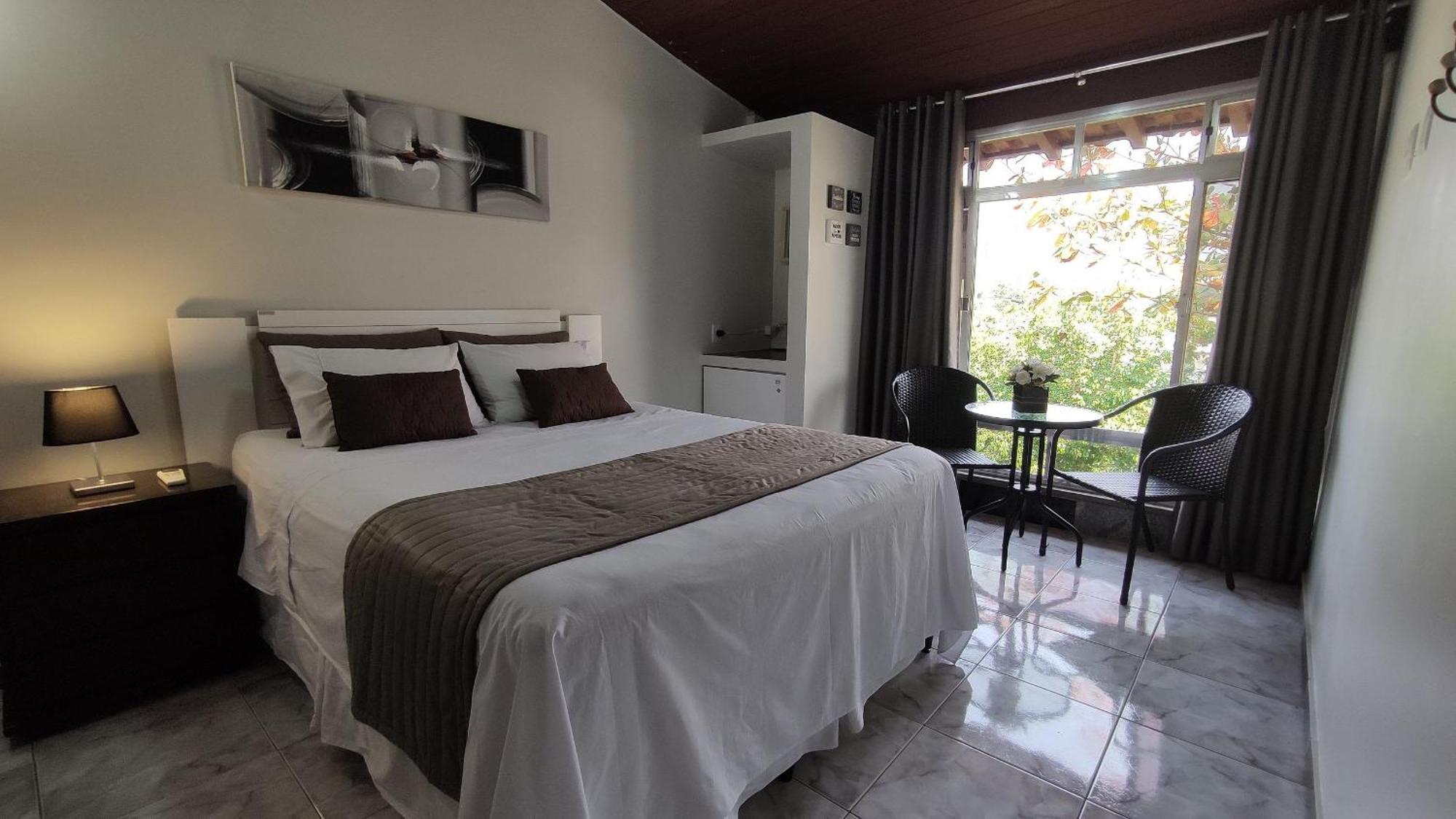 3 Praias, Apartamentos, Piscinas, Luxo - Angra Temporada Angra dos Reis Rom bilde